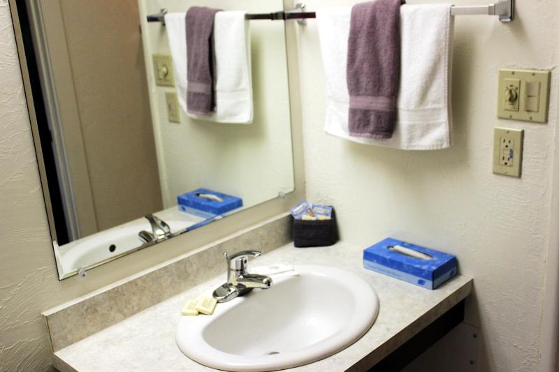 Standard Quadruple Room image 3