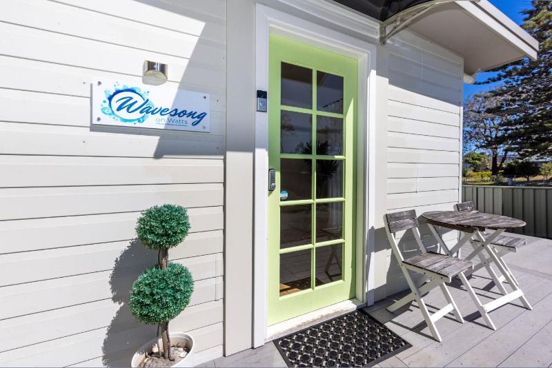 Wavesong on Watts - Pet Friendly with Spa - image 34