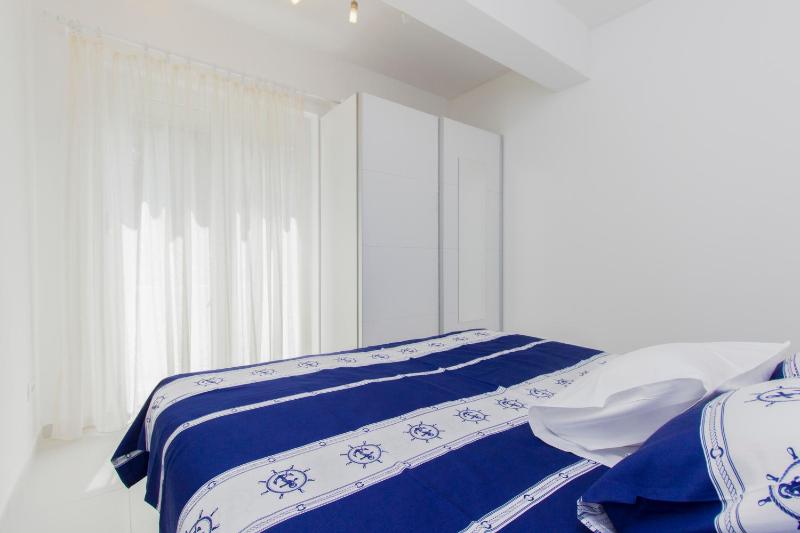 Comfort One-Bedroom Apartment with Terrace image 2