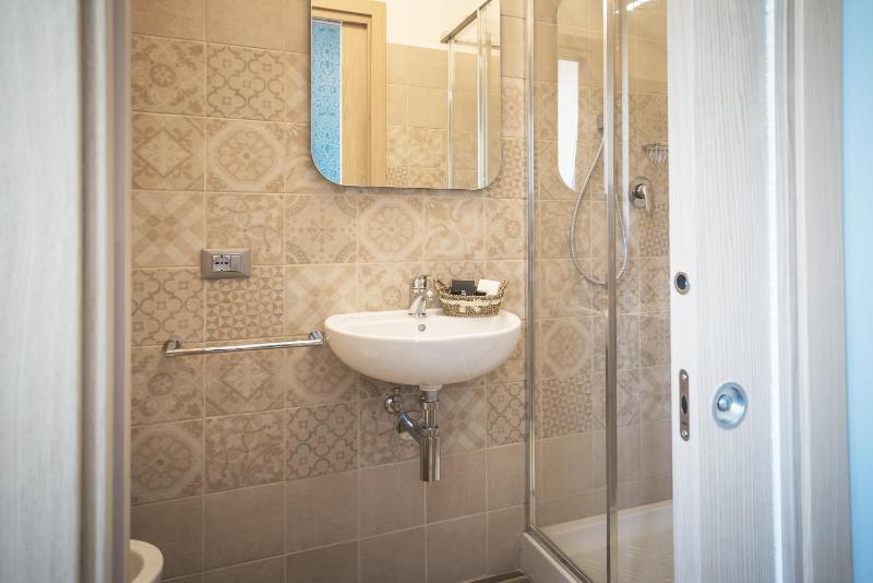 Single Room image 2