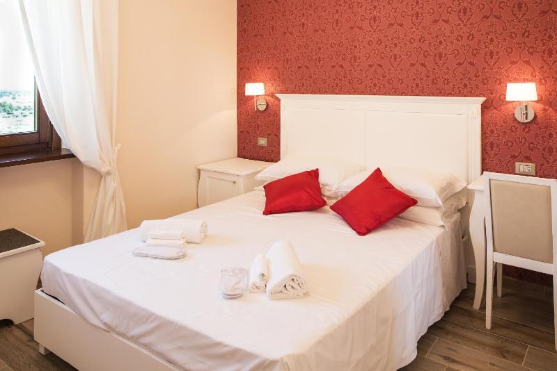 Double Room image 4