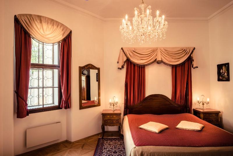 Royal Suite image 2