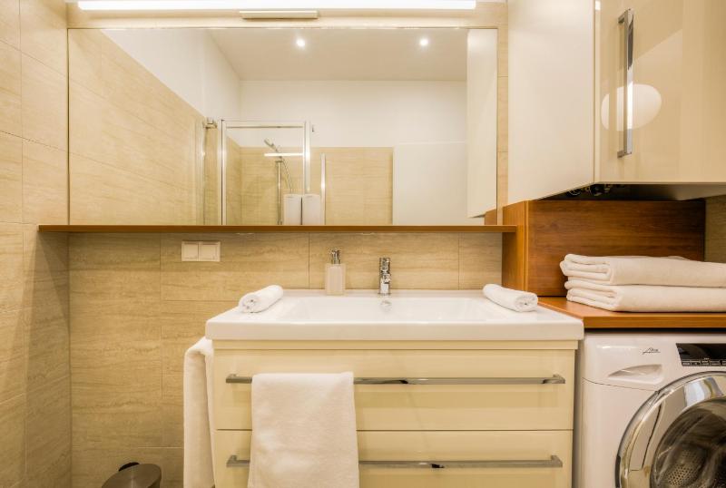 Superior Apartment image 2