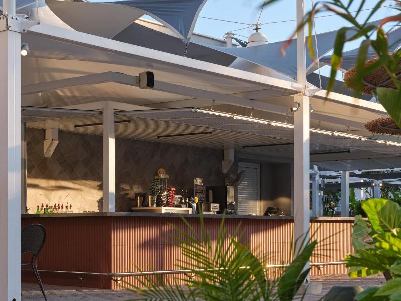 Atlantica Oasis Hotel - image 11