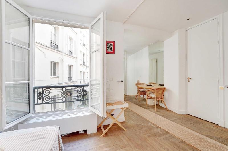 Bright apartment -1BR-2P- Jardin du Luxembourg - image 5