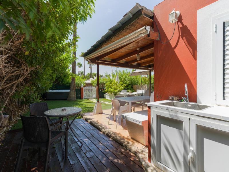 Cozy house with private jacuzzi Maspalomas - image 12