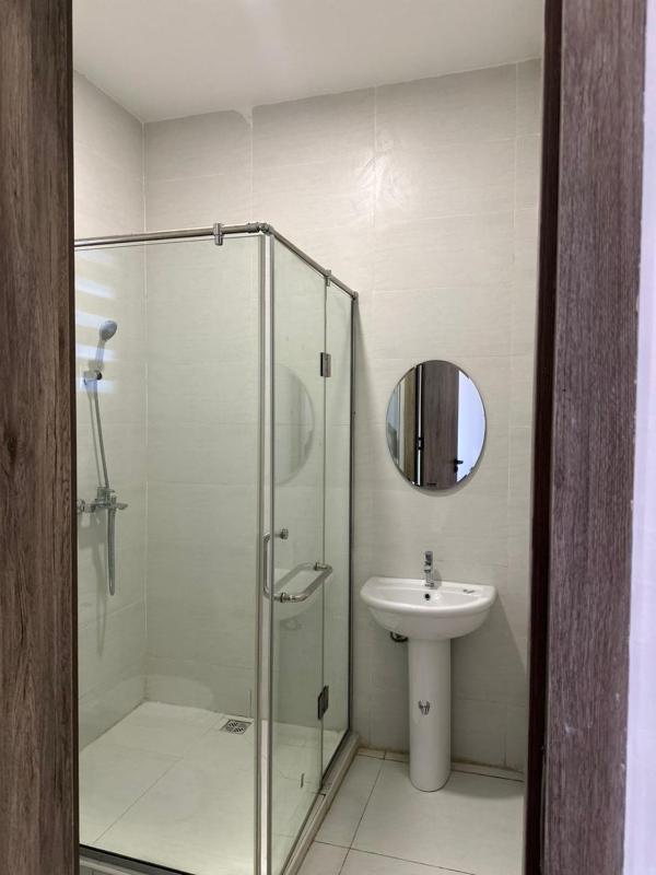 Crystal's apartment in a secure estate with pool - image 2