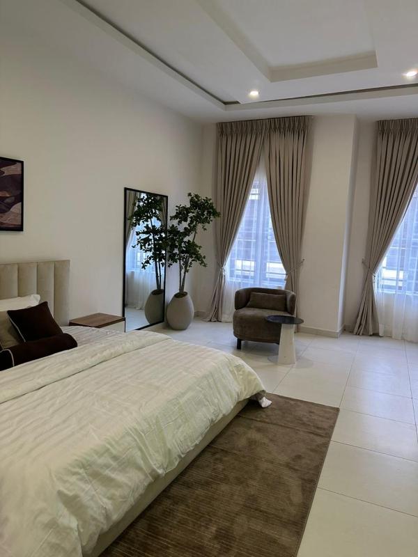 Crystal's apartment in a secure estate with pool - image 14
