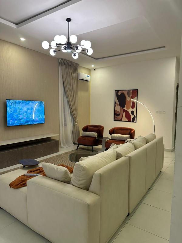 Crystal's apartment in a secure estate with pool - image 9
