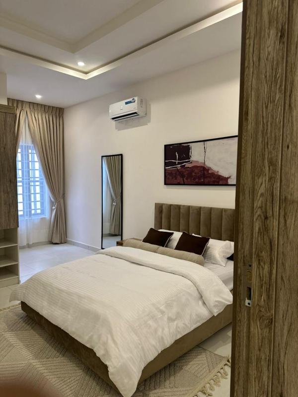 Crystal's apartment in a secure estate with pool - image 15