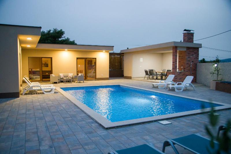 Luxury Villa G Residency - image 1