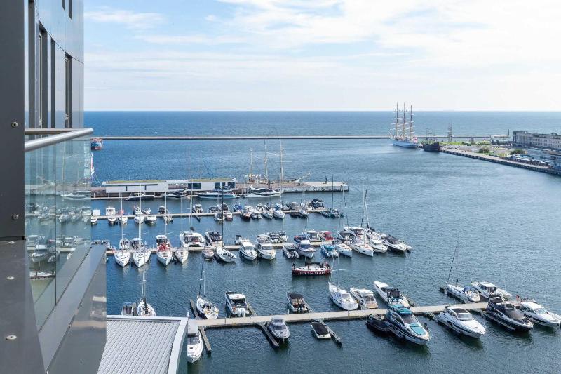 Sea Towers Apartament z Widokiem na Morze 3 Sypialnie i 2 Balkony by Noclegi Renters - image 12