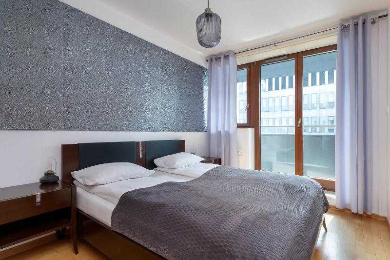 Sea Towers Apartament z Widokiem na Morze 3 Sypialnie i 2 Balkony by Noclegi Renters - image 2