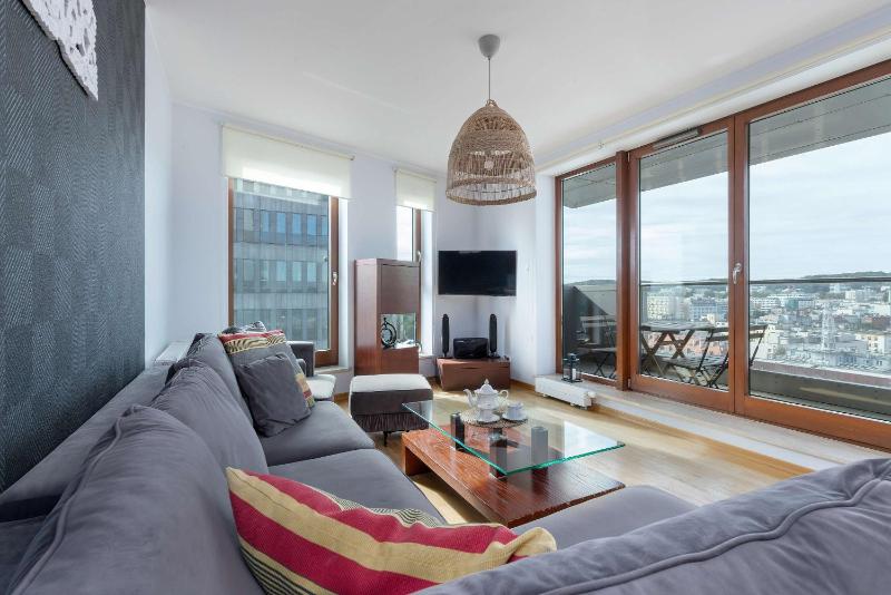 Sea Towers Apartament z Widokiem na Morze 3 Sypialnie i 2 Balkony by Noclegi Renters - image 6