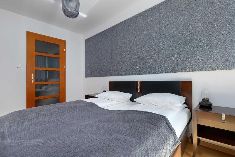 Sea Towers Apartament z Widokiem na Morze 3 Sypialnie i 2 Balkony by Noclegi Renters - image 9