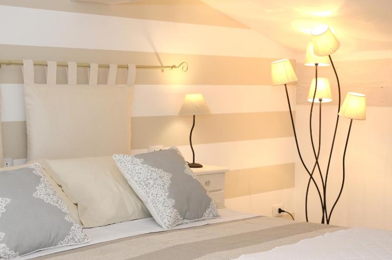 Double Room with Extra Bed image 1