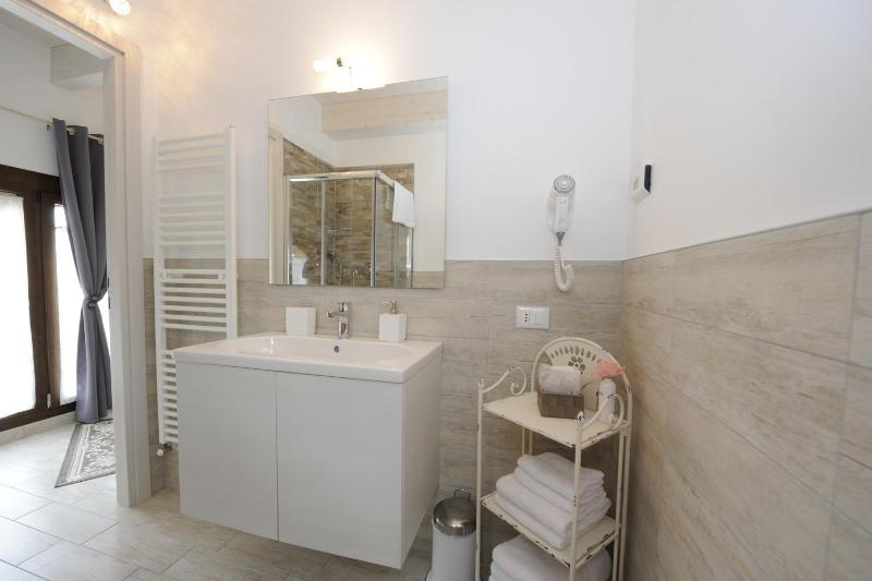 Double Room with Private Bathroom image 1