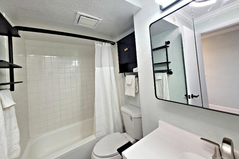 Pirates Cove Condo Unit #401 - image 30