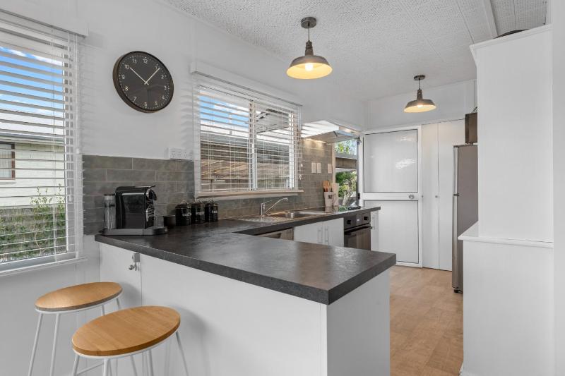 Huia Cottage - Taupo Holiday Home - image 5