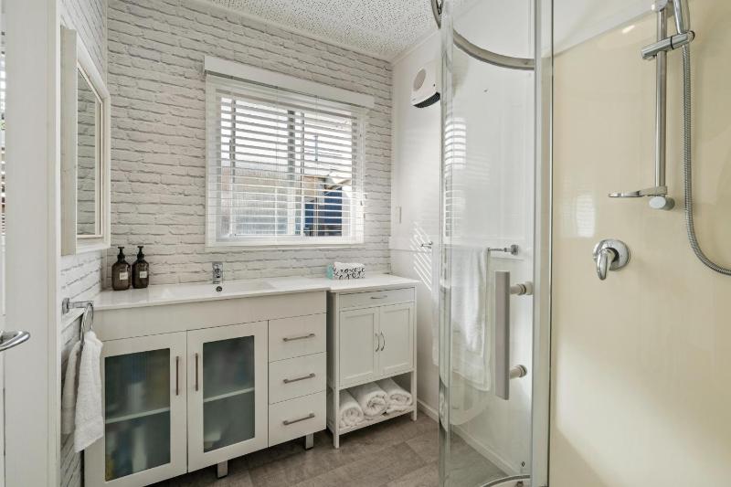 Huia Cottage - Taupo Holiday Home - image 9