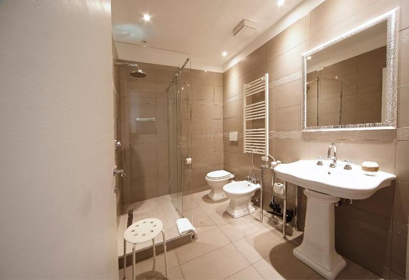Superior Double or Twin Room image 4
