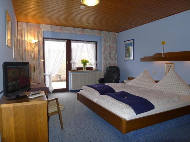 Double Room image 4
