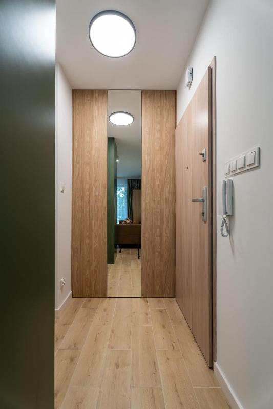 Przytulne Studio Sikorskiego Balkon i Parking by Noclegi Renters - image 6