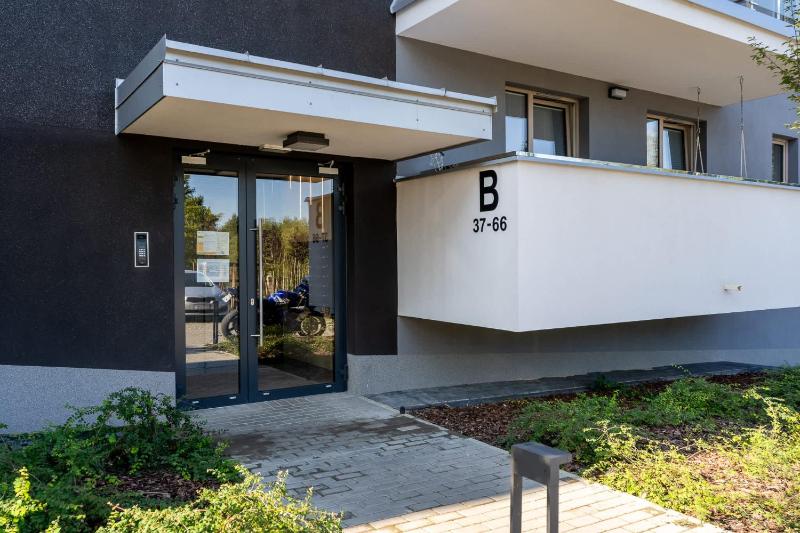 Przytulne Studio Sikorskiego Balkon i Parking by Noclegi Renters - image 15