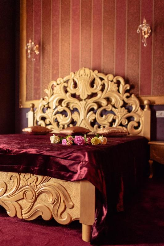 Deluxe Queen Room image 3