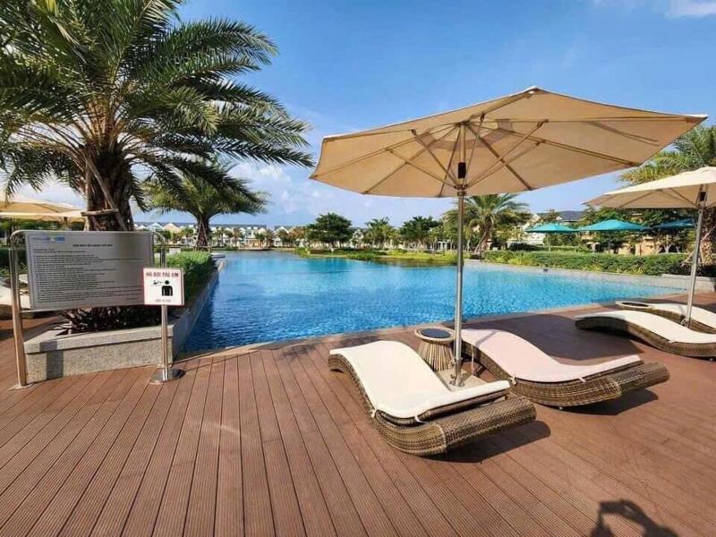 Modern 3BR Villa • Poolside 4min Shuttle to Beach - image 15