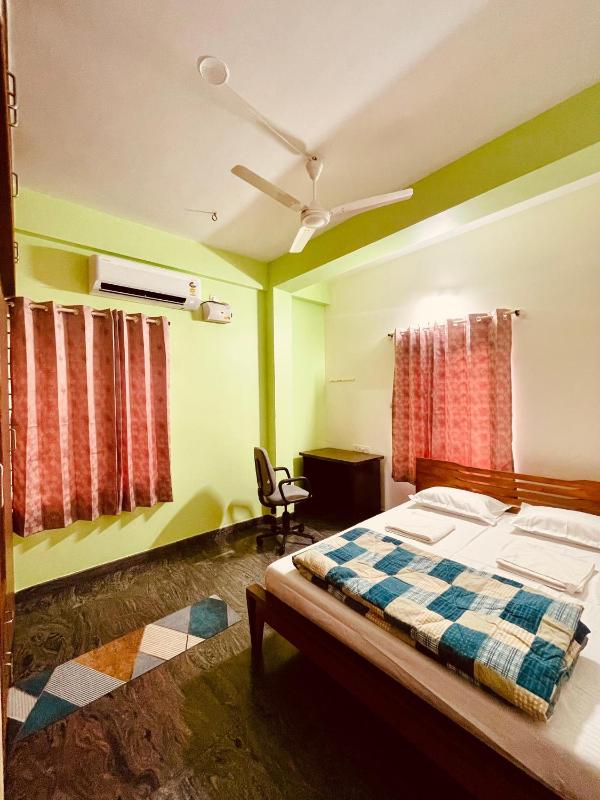 Anand's Elegant 2BHK Apartment / AC / - image 12