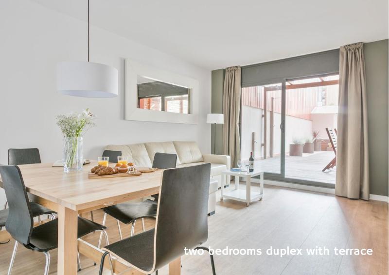 Inside Barcelona Apartments Princep - image 4