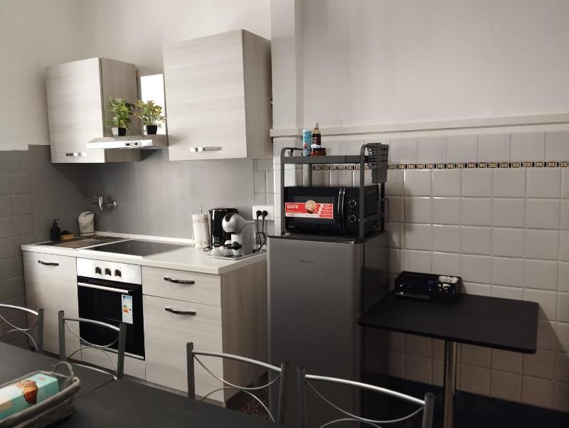 LA LANTERNA DI ANGELO rent rooms and apartments free parking on the street front - image 5