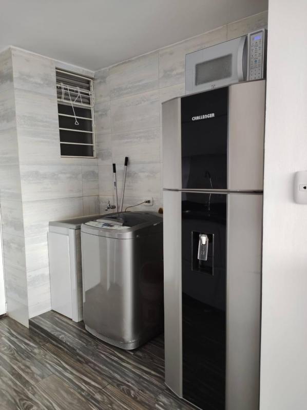 Apartamento embajada aeropuerto centro - image 7