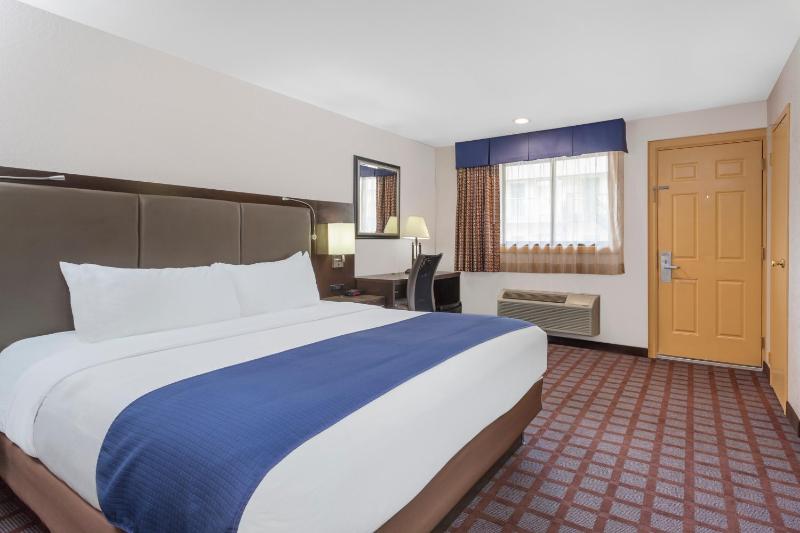 King Room - Non-Smoking image 2