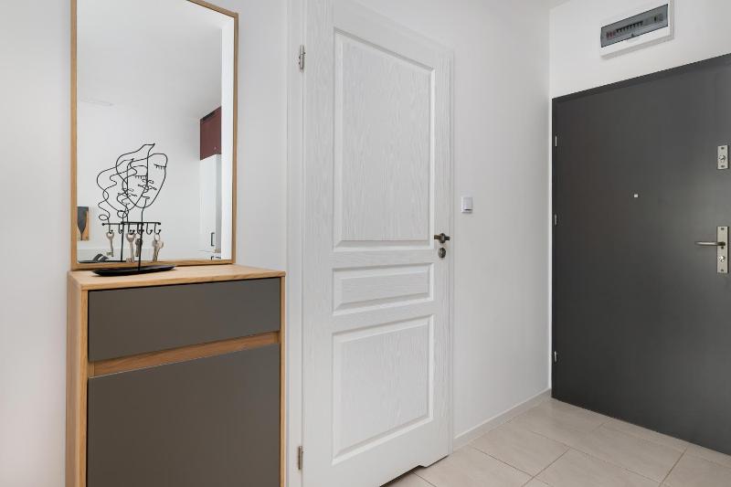 Stela Water Side Apartment - Swimming Pool & Sauna by Renters Prestige - image 18