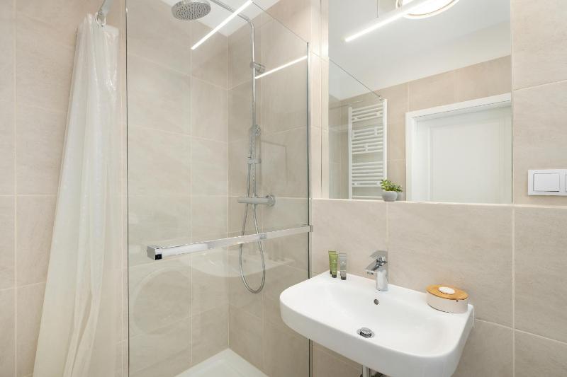Stela Water Side Apartment - Swimming Pool & Sauna by Renters Prestige - image 21