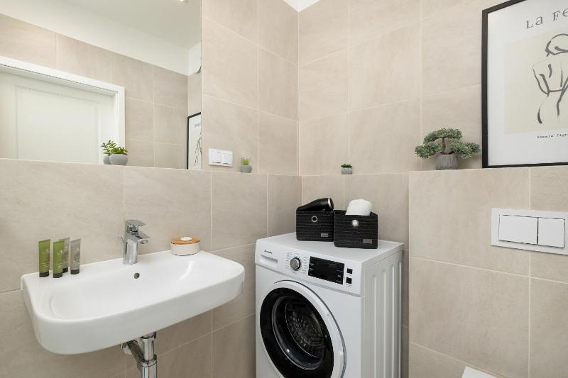 Stela Water Side Apartment - Swimming Pool & Sauna by Renters Prestige - image 38