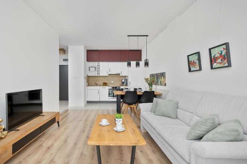 Stela Water Side Apartment - Swimming Pool & Sauna by Renters Prestige - image 12