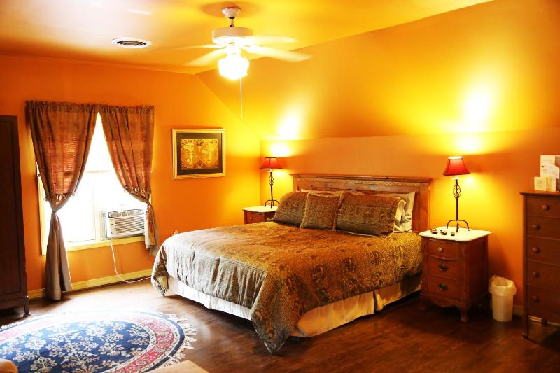 King Room image 1
