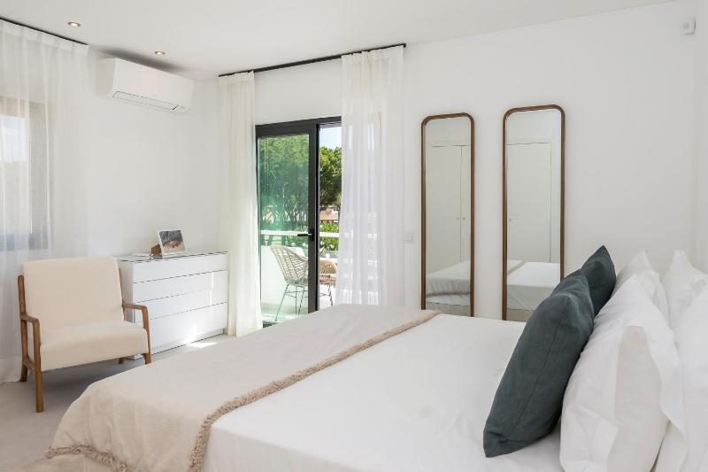 Villa Cyan by SAPvillas - image 25