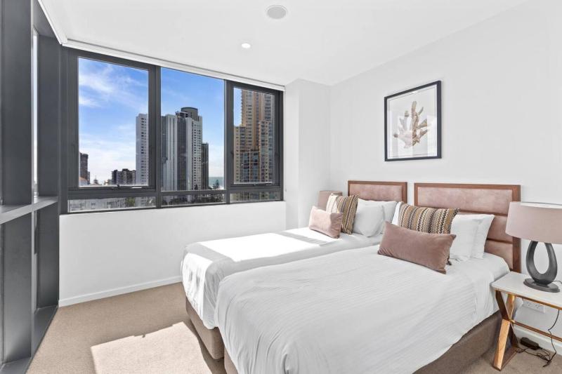 A Spacious and Modern 2 Bedroom Apartment in Paradise - image 3