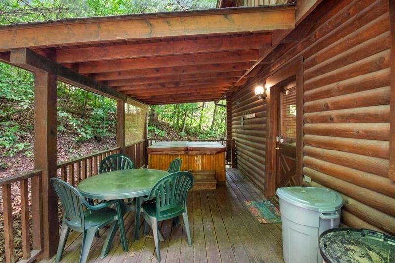 ER25 - Country Days cabin - image 26