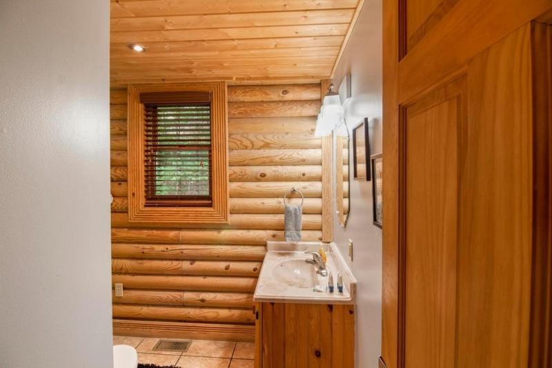ER25 - Country Days cabin - image 32