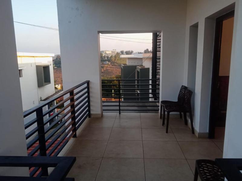 OOTY LIMRA HOLIDAY INN cottage - image 13