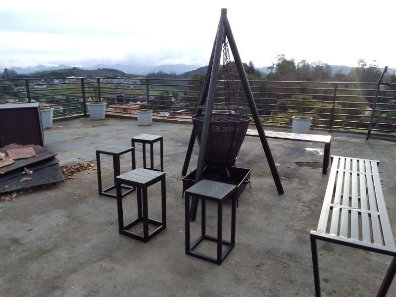 OOTY LIMRA HOLIDAY INN cottage - image 3