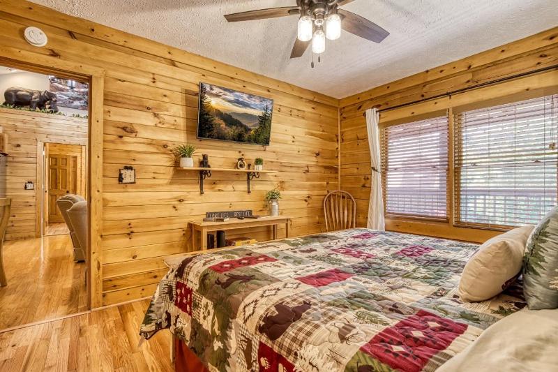 ER80 - Can't Bear to Leave cabin - image 12