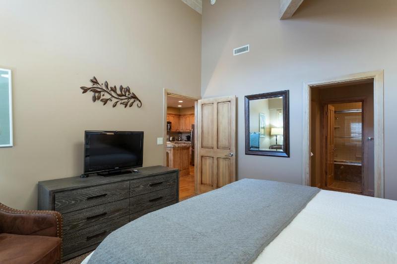 Royal Plaza at Deer Valley Resort - One Bedroom Condo #404 - image 5