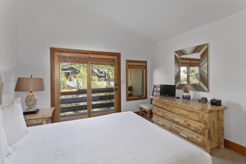 Solamere Drive Home at Deer Valley Resort - 6 Bedroom Home with Hot Tub #3220 - image 13