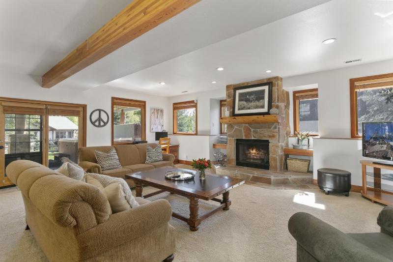 Solamere Drive Home at Deer Valley Resort - 6 Bedroom Home with Hot Tub #3220 - image 43